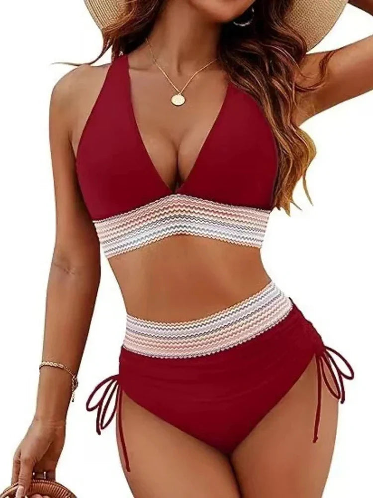 Costume da bagno a vita alta con scollo a V profondo e taglio che esalta la figura