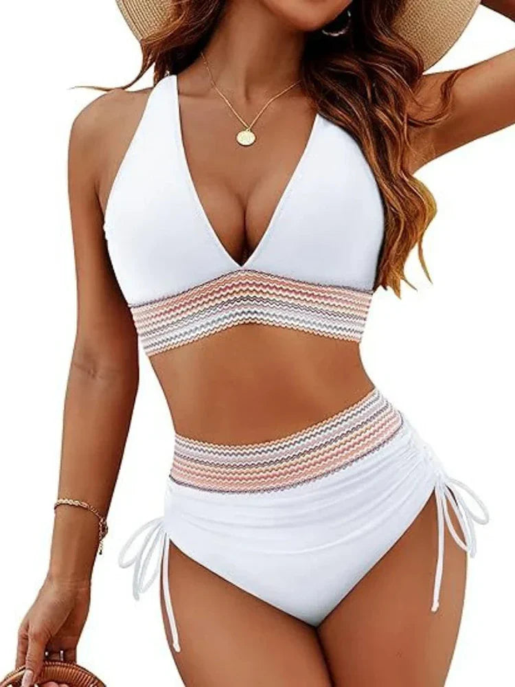 Costume da bagno a vita alta con scollo a V profondo e taglio che esalta la figura