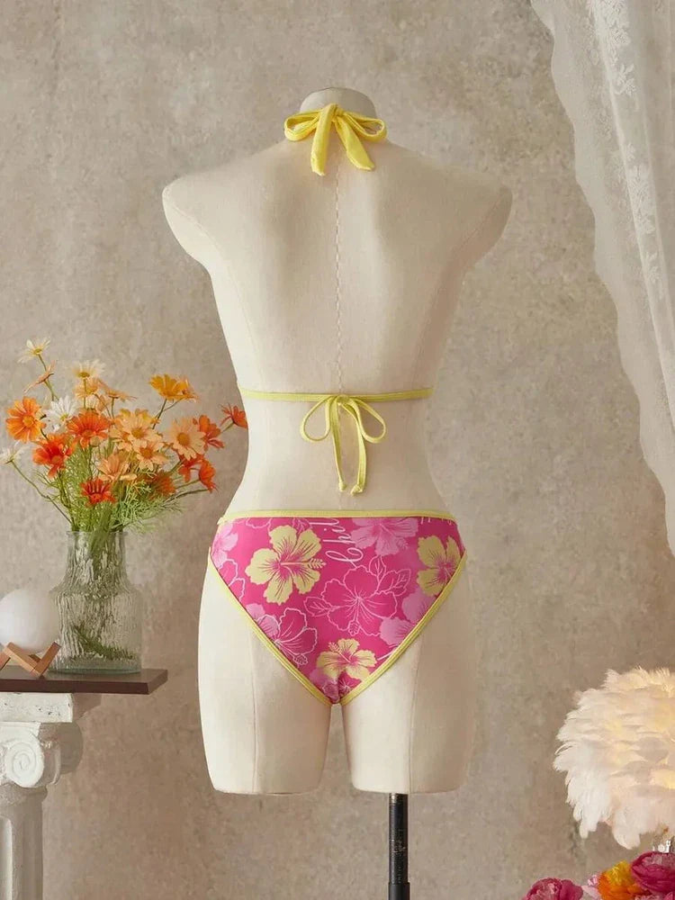 Set bikini 3 pezzi con gonna e reggiseno all'americana color fucsia tropicale