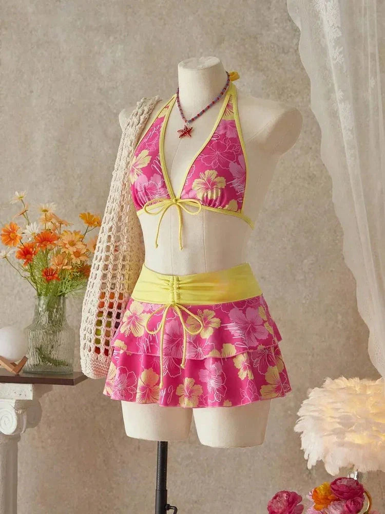 Set bikini 3 pezzi con gonna e reggiseno all'americana color fucsia tropicale