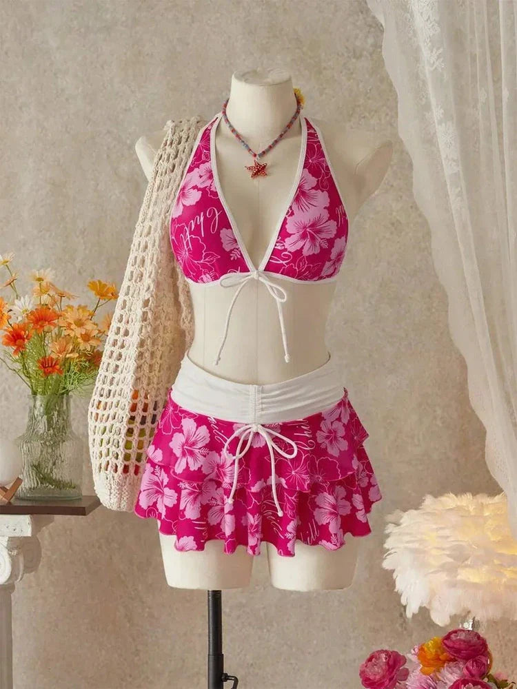 Set bikini 3 pezzi con gonna e reggiseno all'americana color fucsia tropicale